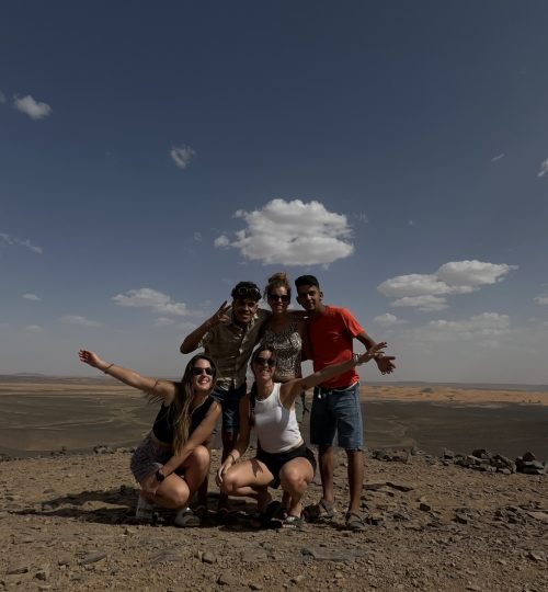 ruta con coche 4x4 en el desierto de erg chebbi, en merzouga, marruecos